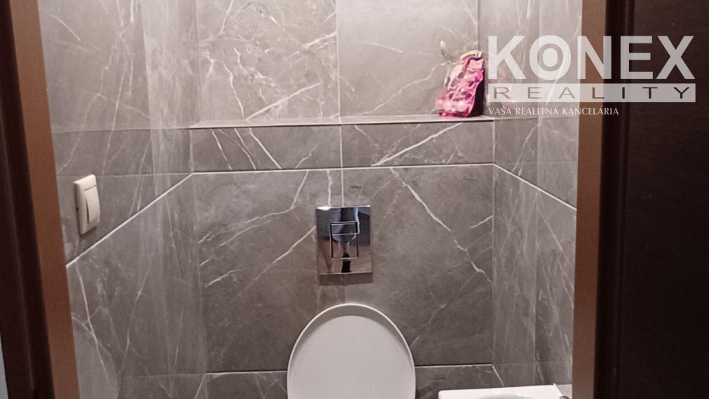ID-4285 PRENÁJOM – PRIESTRANNÝ PODKROVNÝ MEZONET V CENTRE MICHALOVIEC