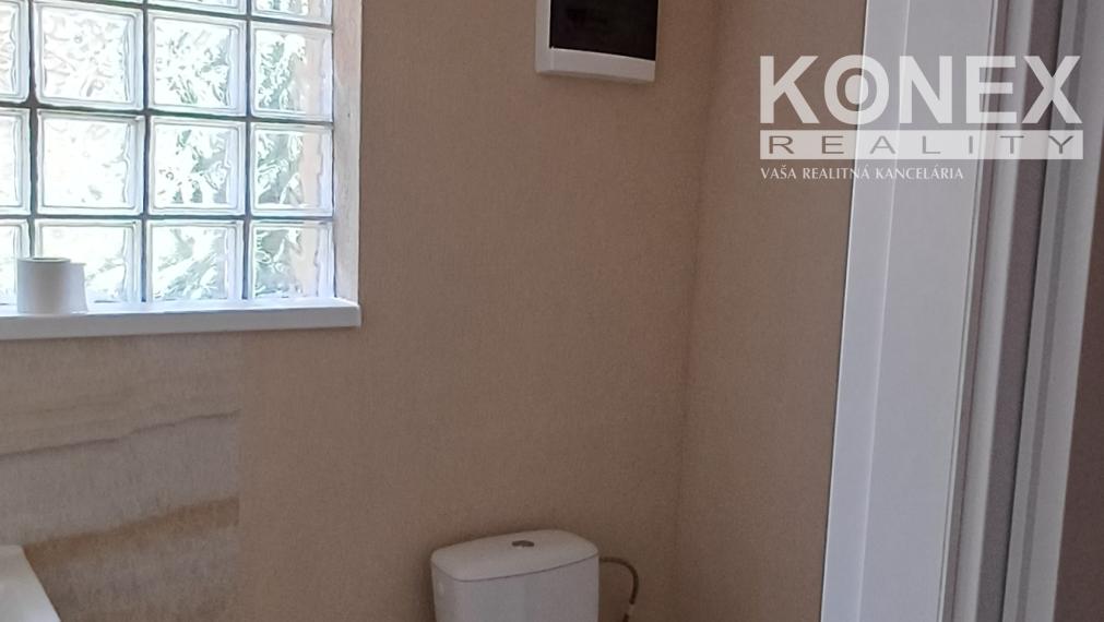 ID-4418 Obchodný priestor 33 m² na prenájom – Michalovce, blízko centra