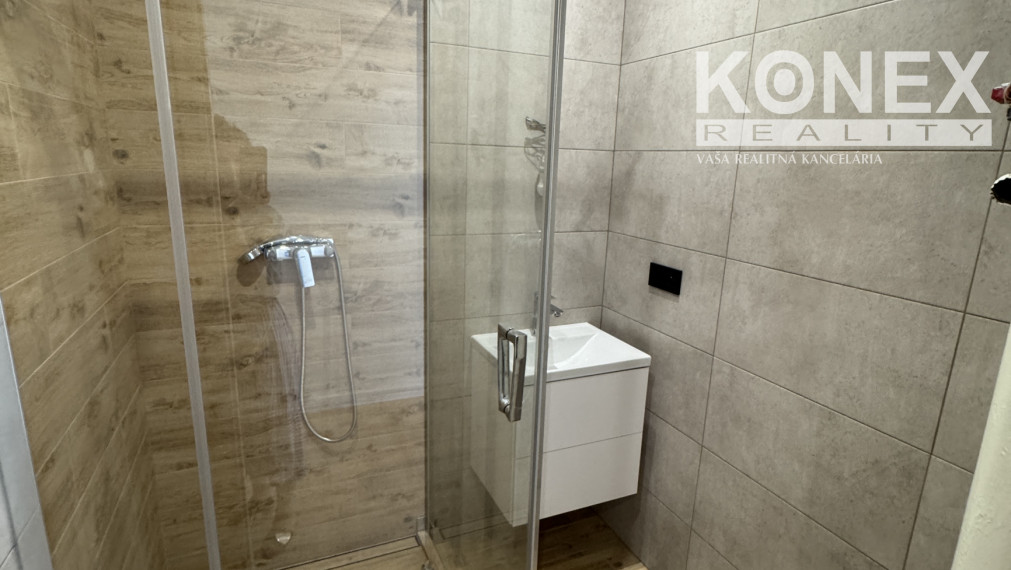 ID-3823 Zrekonštruovaný 2-izbový byt MICHALOVCE - Juh