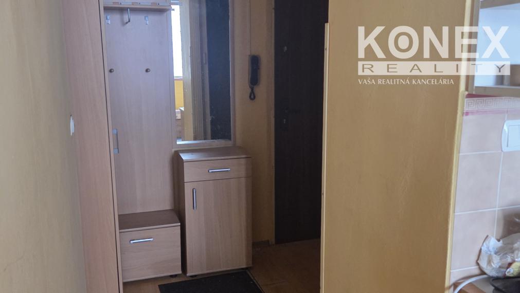 ID-4490 NA PREDAJ Pôvodný 1-izbový byt (2 x balkón) Vranov nad Topľou