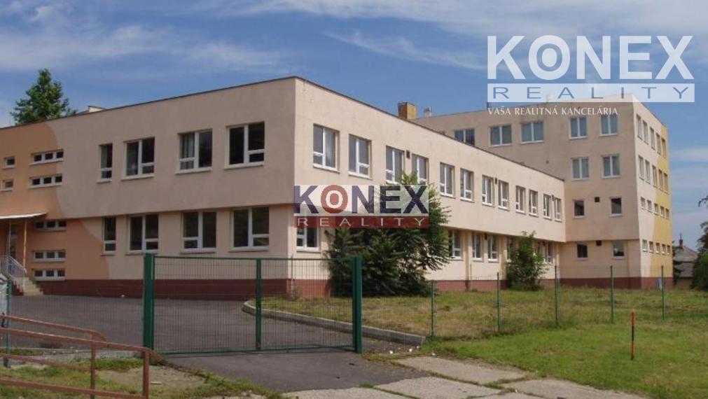 NA PREDAJ! Výrobno-admnistratívna budova na Nemocničnej ul. v Kráľ.Chlmci