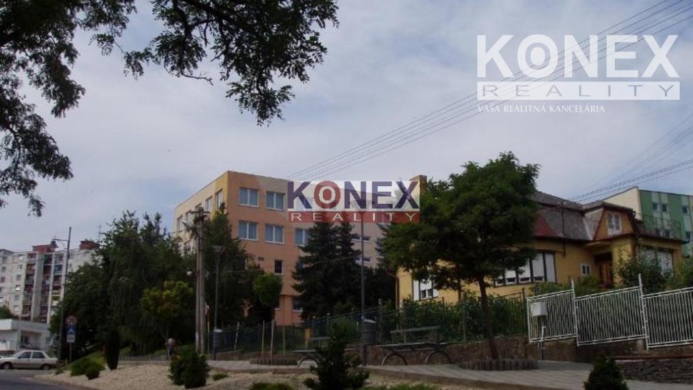 NA PREDAJ! Výrobno-admnistratívna budova na Nemocničnej ul. v Kráľ.Chlmci