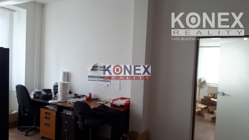NA PREDAJ! Výrobno-admnistratívna budova na Nemocničnej ul. v Kráľ.Chlmci