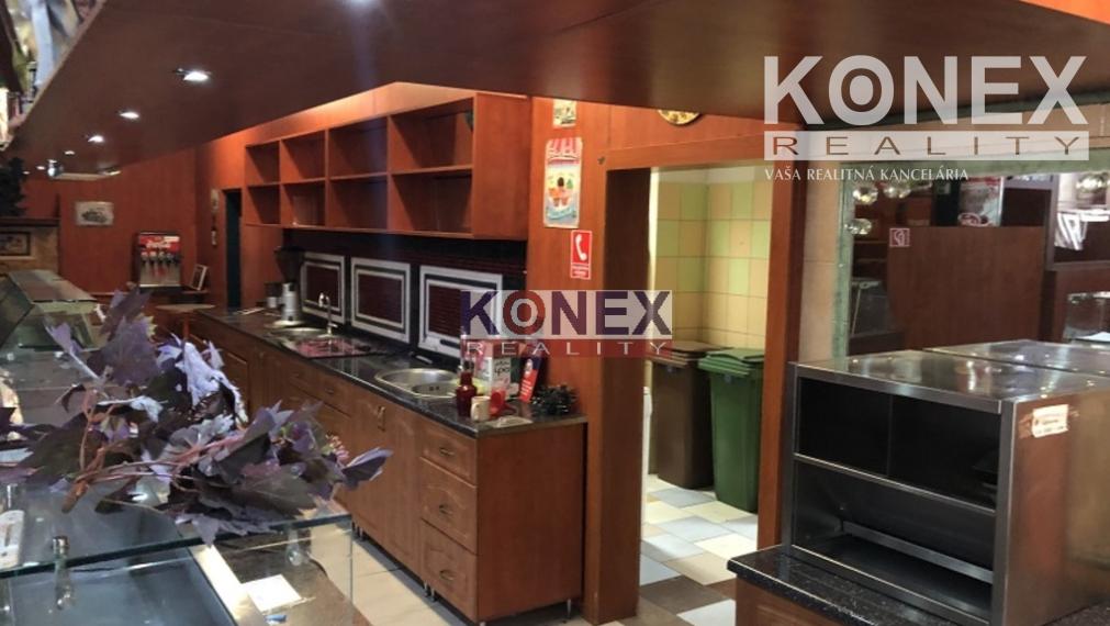 Na prenájom obchodné priestory v centre Michaloviec.