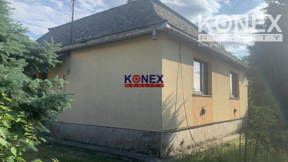 NA PREDAJ! Štvorec obci Brehov.