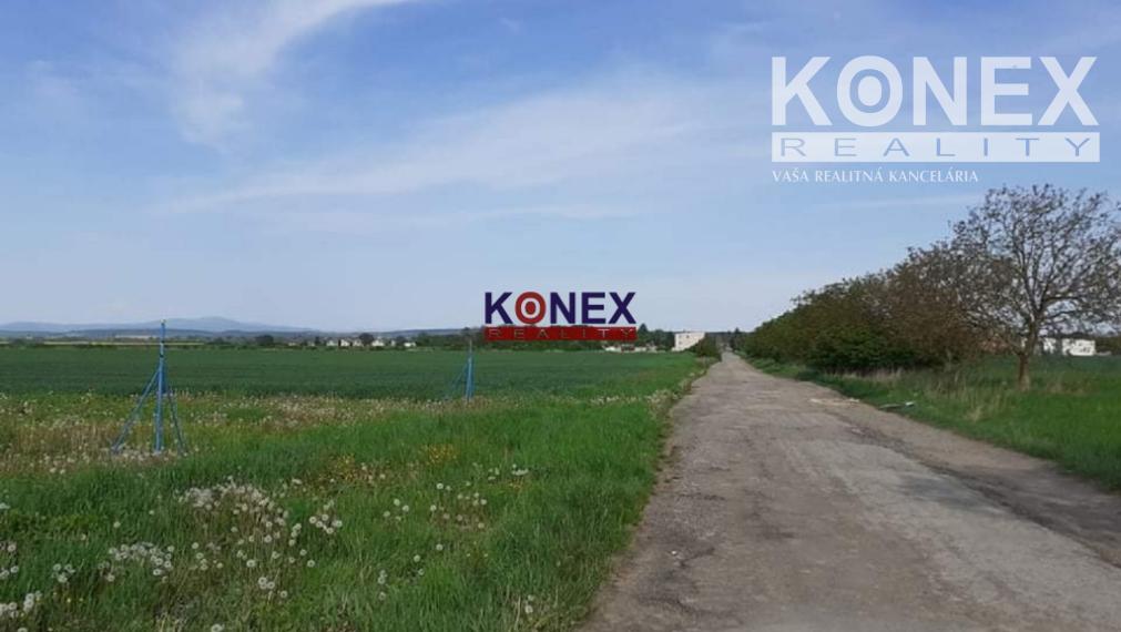 Na predaj pozemok – orná pôda, Parchovany