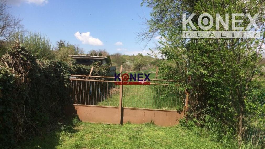 NA PREDAJ – Veľký stavebný pozemok v obci Somotor