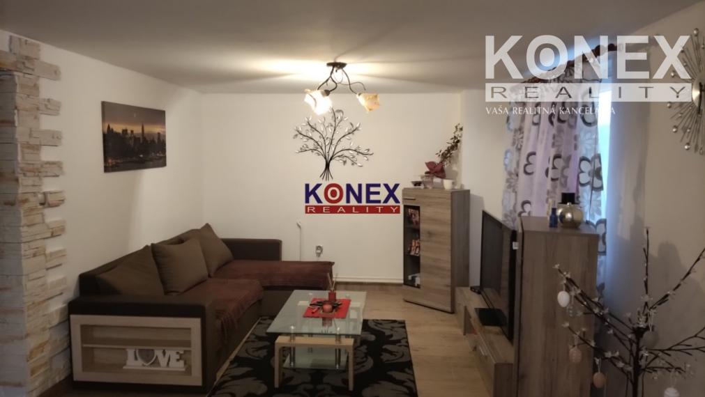 NA PREDAJ! Dva rodinné domy na pozemku v obci Lastovce