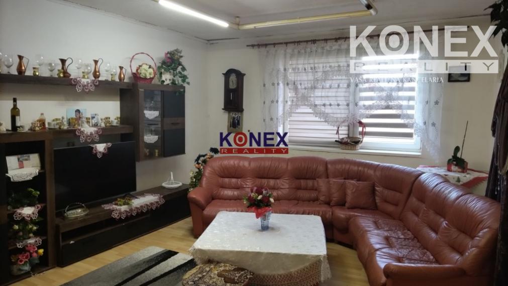 NA PREDAJ! Dva rodinné domy na pozemku v obci Lastovce