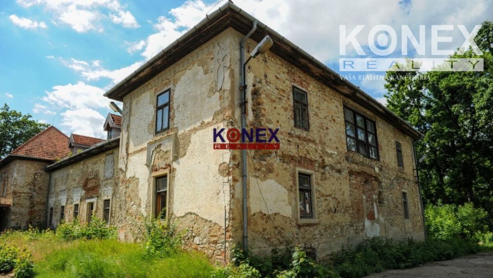 ZAUJÍMAVÁ INVESTIČNÁ PONUKA! Unikátny kaštieľ v obci pri Michalovciach