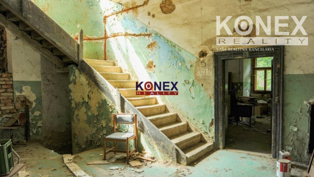 ZAUJÍMAVÁ INVESTIČNÁ PONUKA! Unikátny kaštieľ v obci pri Michalovciach