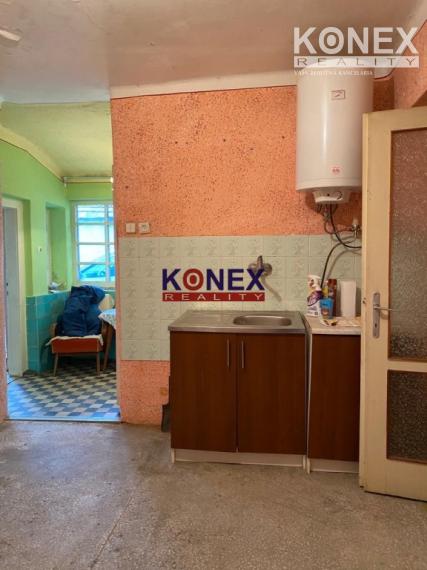 Gazdovský rodinný dom v obci Viničky – NA PREDAJ