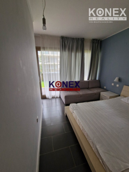 LUKRATÍVNA PONUKA! 2-izbový apartmán s výhľadom na more