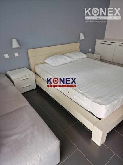 LUKRATÍVNA PONUKA! 2-izbový apartmán s výhľadom na more