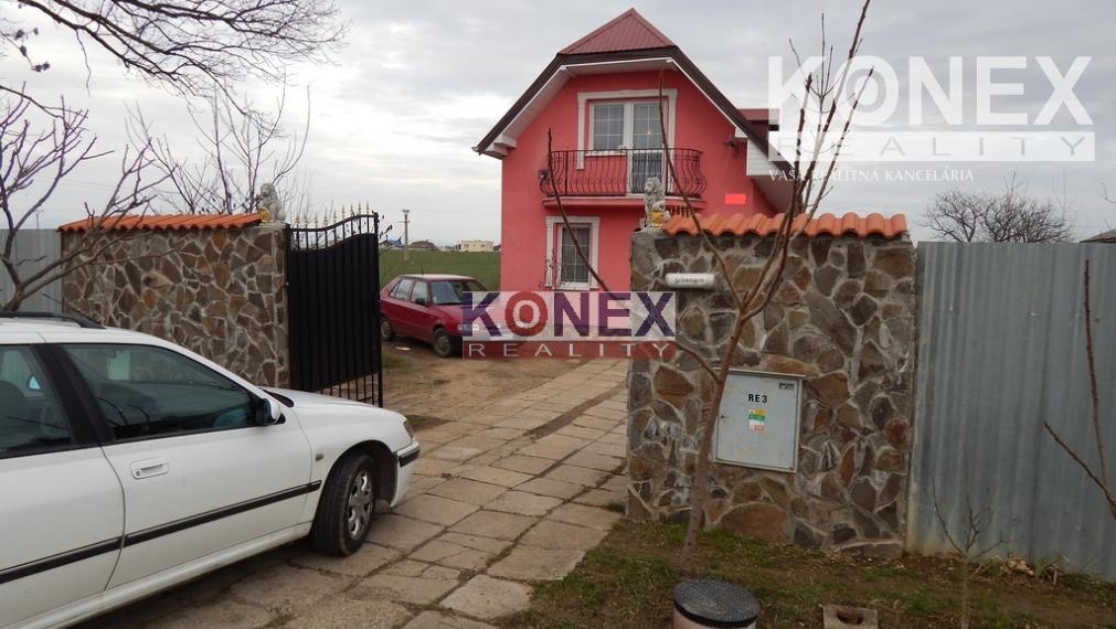 NA PREDAJ! Rodinný dom po rekonštrukcii v obci Hatalov.