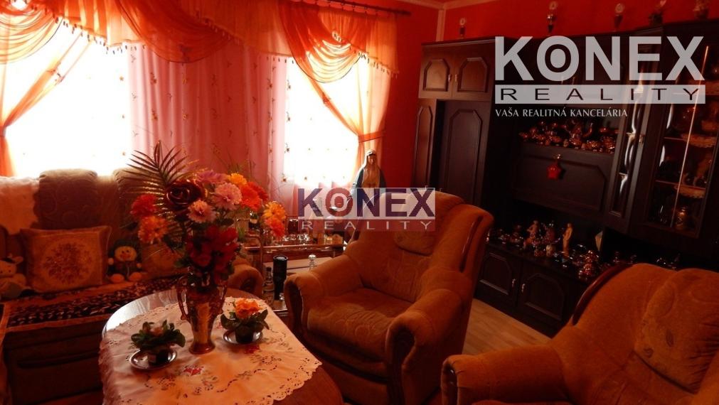 NA PREDAJ! Rodinný dom po rekonštrukcii v obci Hatalov.