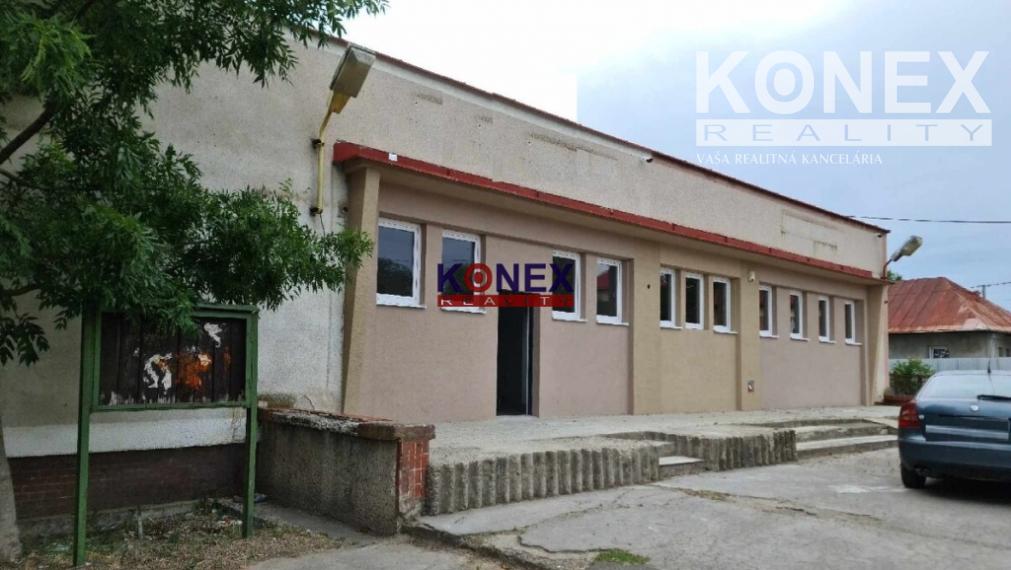 NA PREDAJ! Budova/ obchodný priestor v obci Markovce.