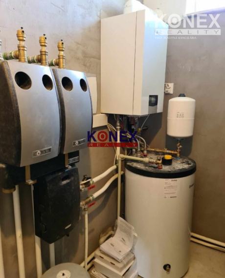 NA PREDAJ! Budova/ obchodný priestor v obci Markovce.