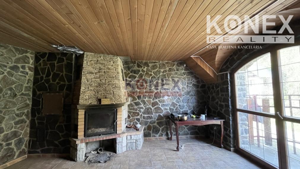 SUPER INVESTÍCIA! 4 rodinné domy v obci Brehov