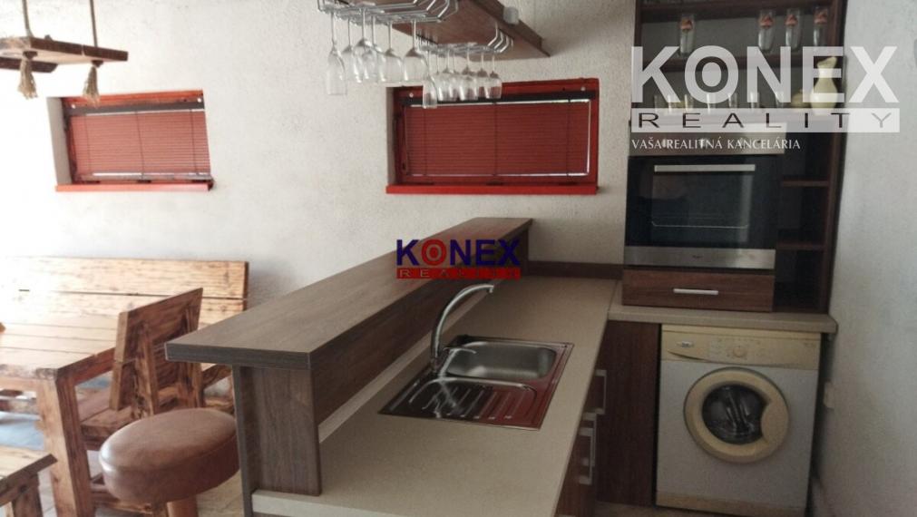 NA PREDAJ - Murovaná chata na Domaši