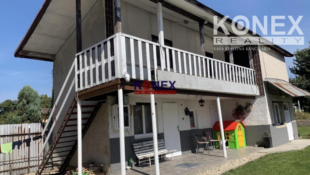 Dva rodinné domy v obci Falkušovce