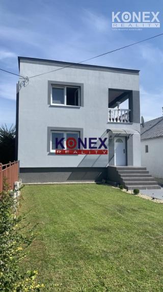 Dva rodinné domy v obci Falkušovce