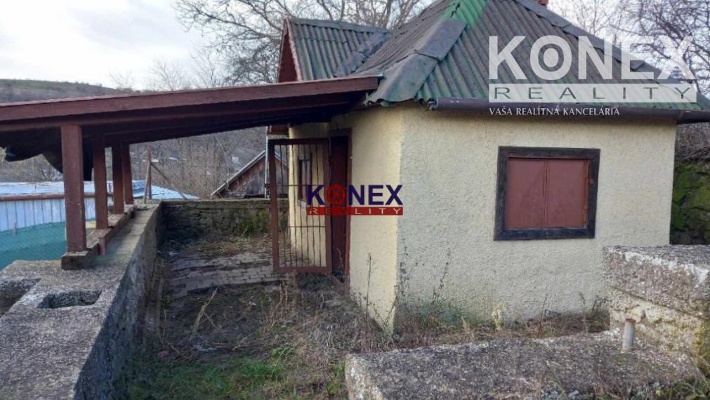 Chatka/Malý murovaný domček pri Kráľovskom Chlmci