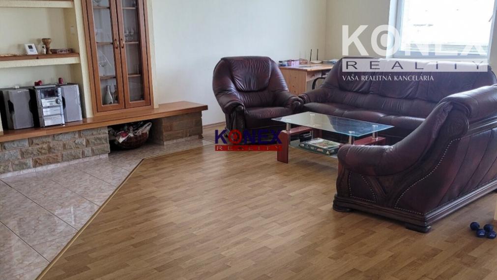 NA PREDAJ – Apartmánový dom v meste Snina