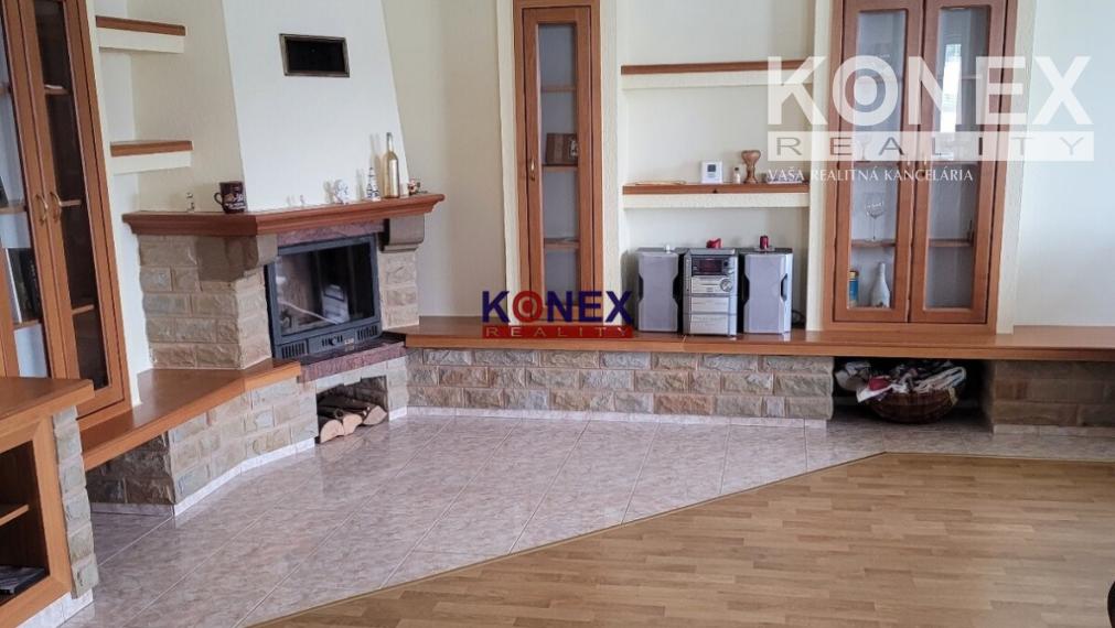 NA PREDAJ – Apartmánový dom v meste Snina