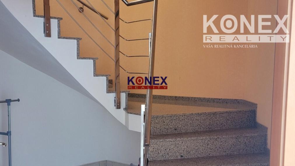 NA PREDAJ – Apartmánový dom v meste Snina