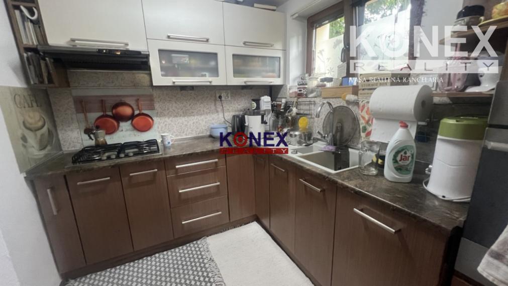 Poschodová rekreačná chata nad Kalužou