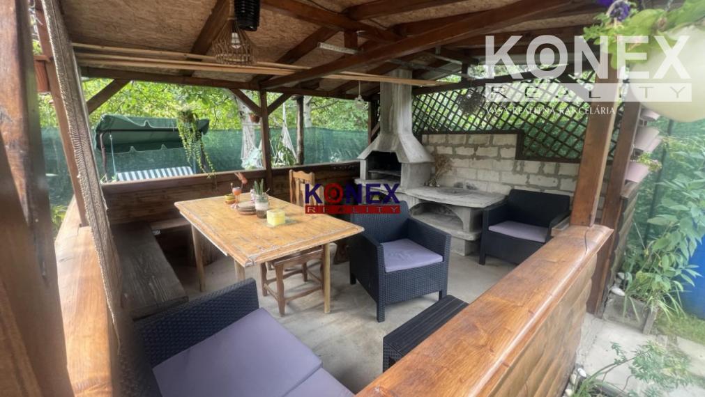 Poschodová rekreačná chata nad Kalužou