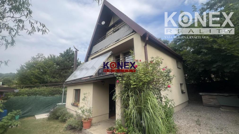 Poschodová rekreačná chata nad Kalužou