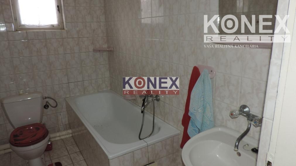 RODINNÝ DOM – štvorec v krásnej obci SIRNÍK