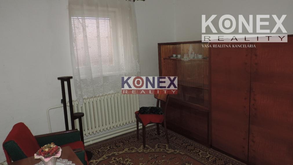 RODINNÝ DOM – štvorec v krásnej obci SIRNÍK