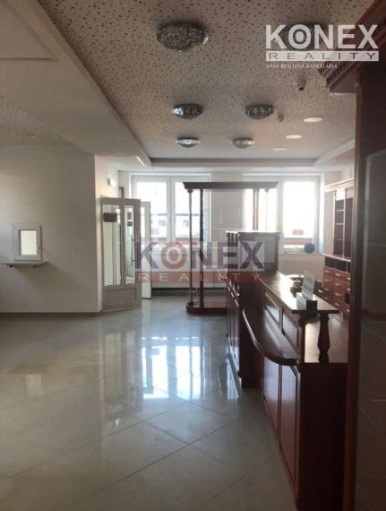 NA PRENÁJOM! Priestory lekárne v polyfunkčnom objekte - SNINA