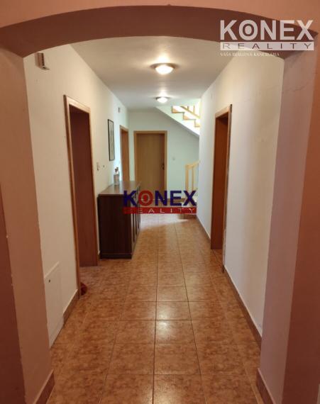 NA PREDAJ Poschodový rodinný dom 11 km od Vranova n/T.