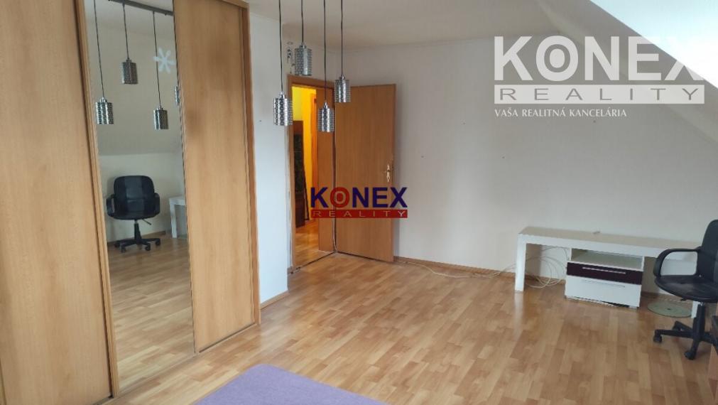 NA PREDAJ Poschodový rodinný dom 11 km od Vranova n/T.