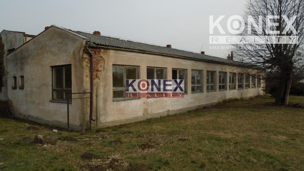 SKVELÁ INVESTIČNÁ PRÍLEŽITOSŤ! Budova bývalej školy v Pustom Čemernom.