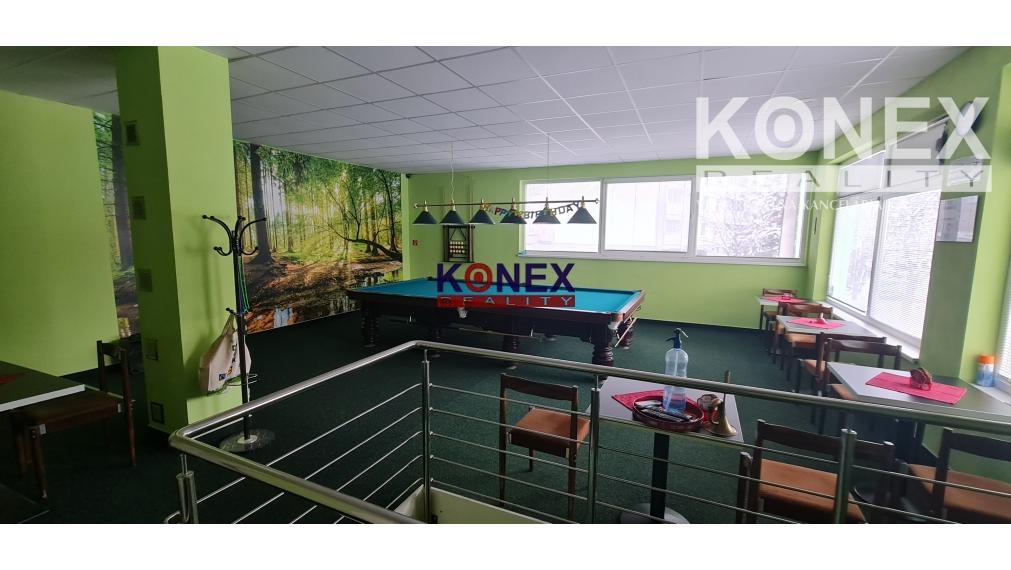 NA PREDAJ  - Budova s barom v centre mesta Veľké Kapušany