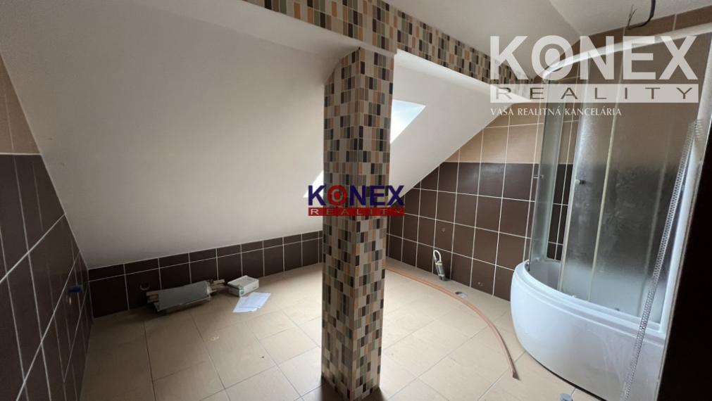 Podnikateľský objekt s pozemkom - Trebišov