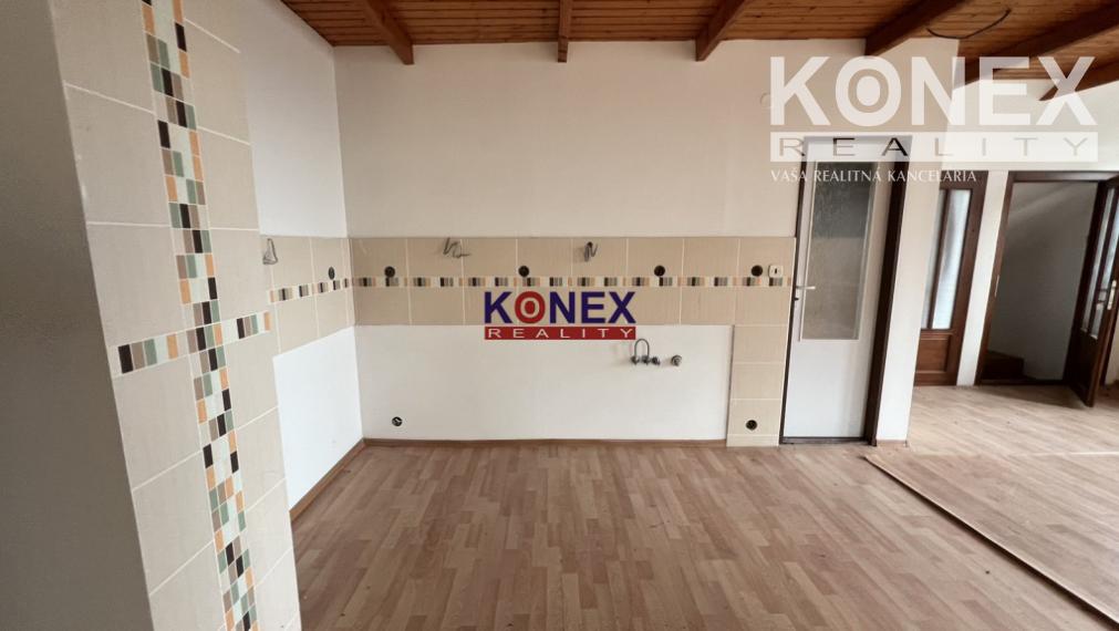 Podnikateľský objekt s pozemkom - Trebišov