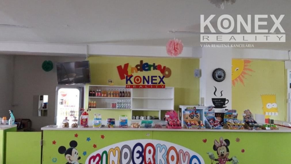 Interiérové detské ihrisko s kaviarňou v centre Sniny