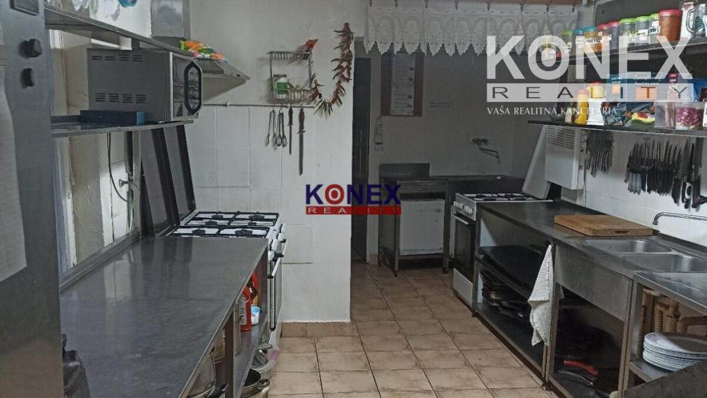 Obchodné priestory pri železničnej stanici v Trebišove