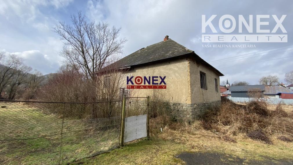 NA PREDAJ! Pozemok so starým rodinným domom v malebnej obci Ubľa