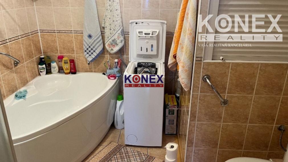 Na predaj kompletne zariadený 3-izbový byt v Snine