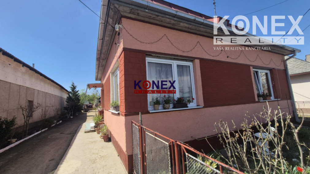 Na predaj priestranný rodinný dom v obci Drahňov