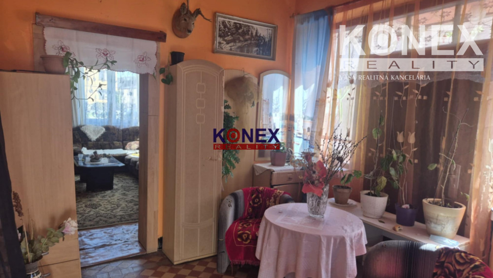 Na predaj priestranný rodinný dom v obci Drahňov