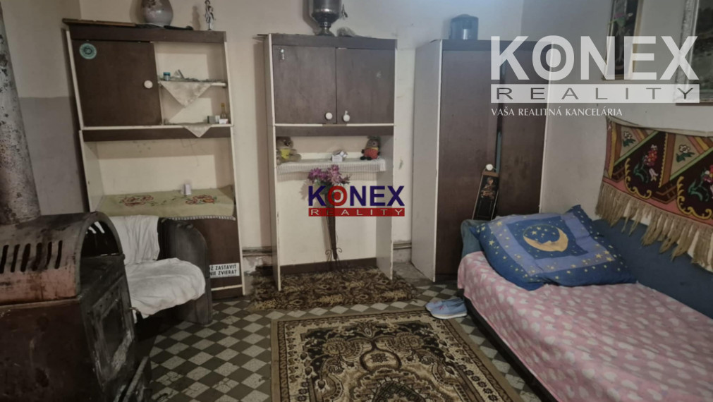 Na predaj priestranný rodinný dom v obci Drahňov