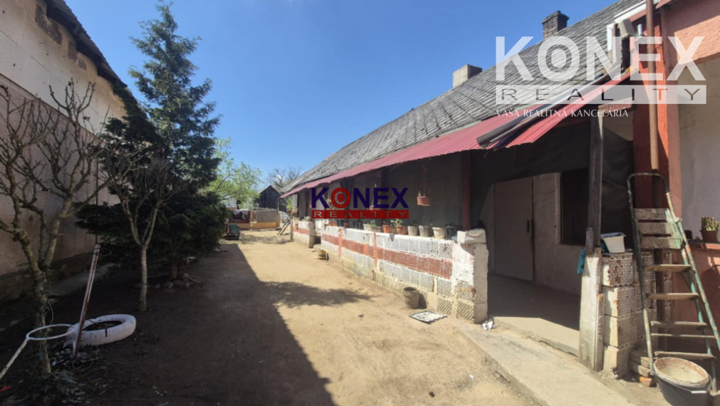 Na predaj priestranný rodinný dom v obci Drahňov